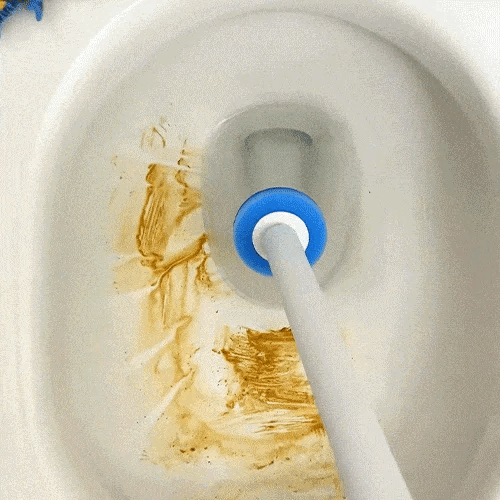 Refil com espuma azul removendo mancha amarelada do vaso sanitário