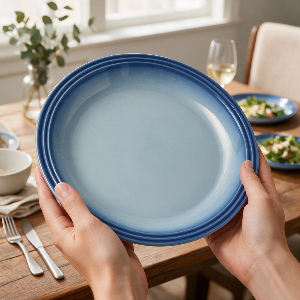 Prato Fundo Cerâmica 20cm 9 Cores — nas mãos